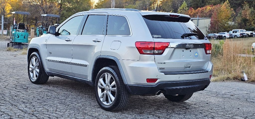 Jeep Grand Cherokee Laredo 4WD 2011