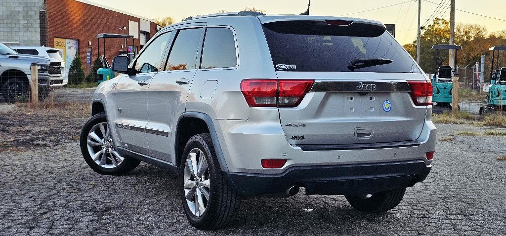 Jeep Grand Cherokee Laredo 4WD 2011