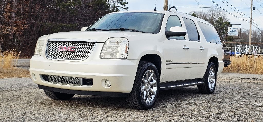 GMC Yukon Denali XL 2WD 2011