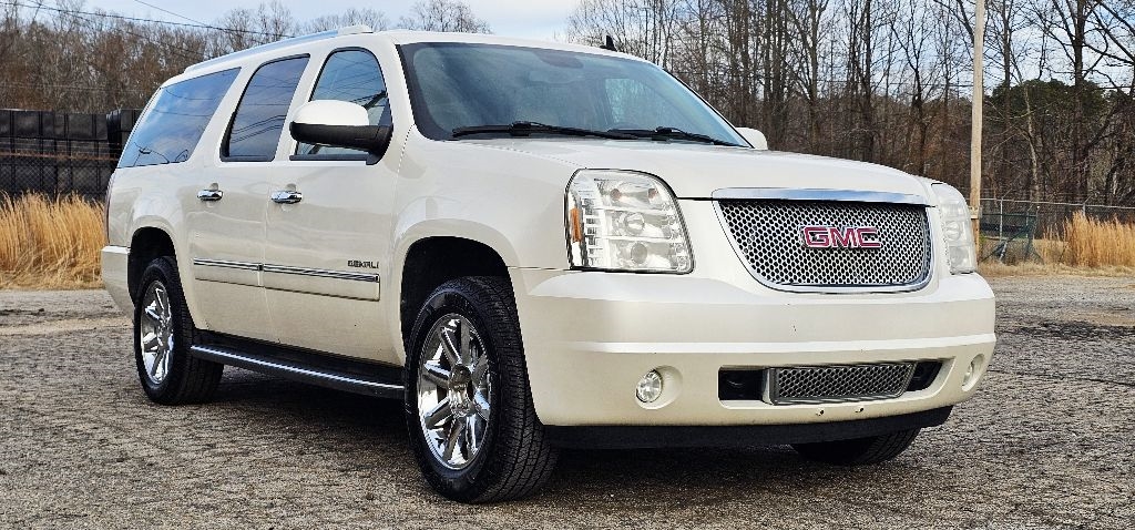 GMC Yukon Denali XL 2WD 2011