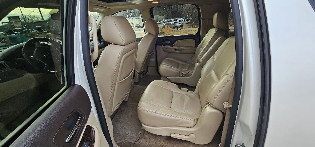 GMC Yukon Denali XL 2WD 2011