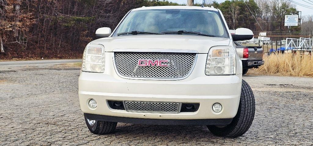 GMC Yukon Denali XL 2WD 2011