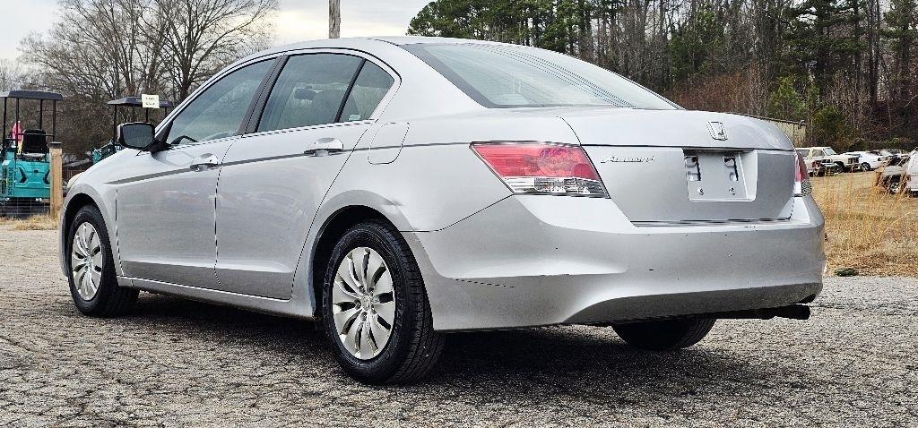 Honda Accord LX sedan AT 2009