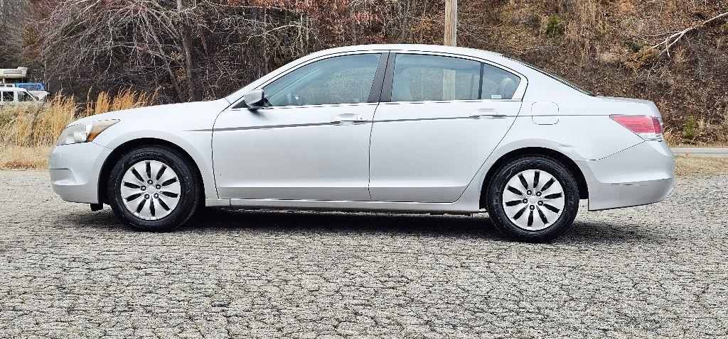 Honda Accord LX sedan AT 2009
