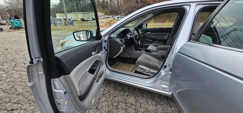 Honda Accord LX sedan AT 2009