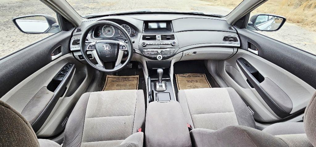 Honda Accord LX sedan AT 2009