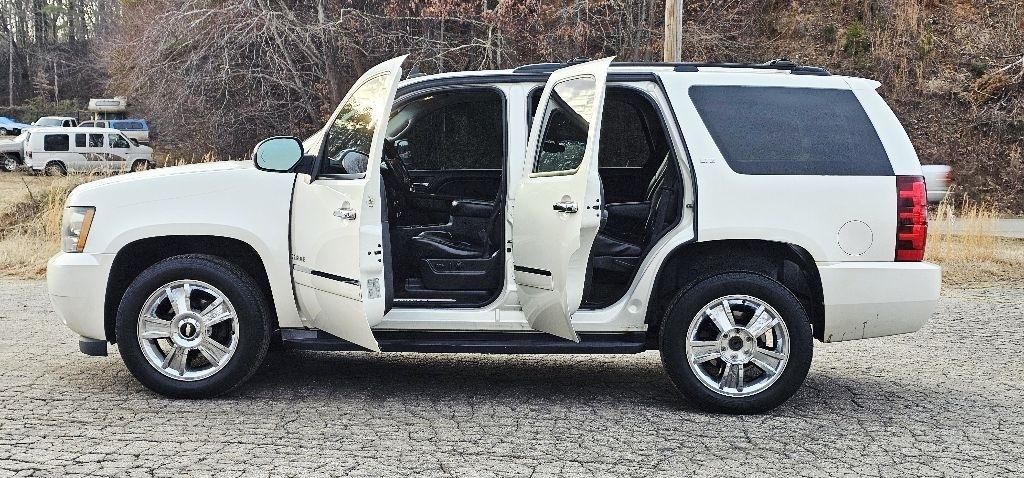 Chevrolet Tahoe LTZ 4WD 2010