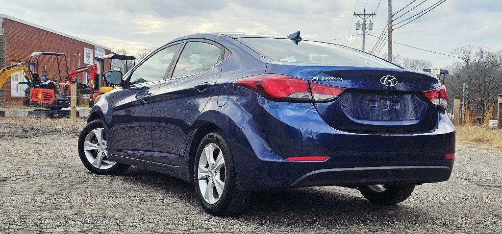 Hyundai Elantra SE 6AT 2016
