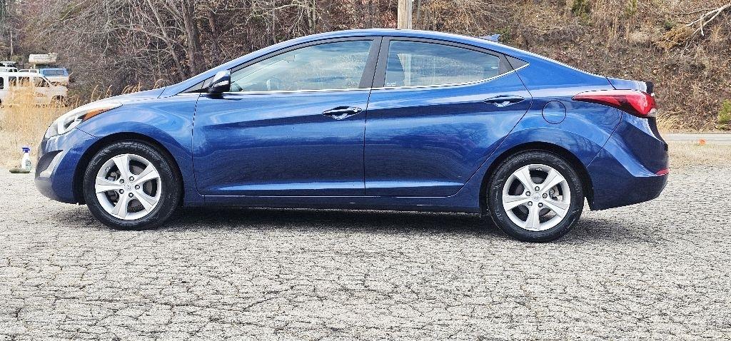Hyundai Elantra SE 6AT 2016