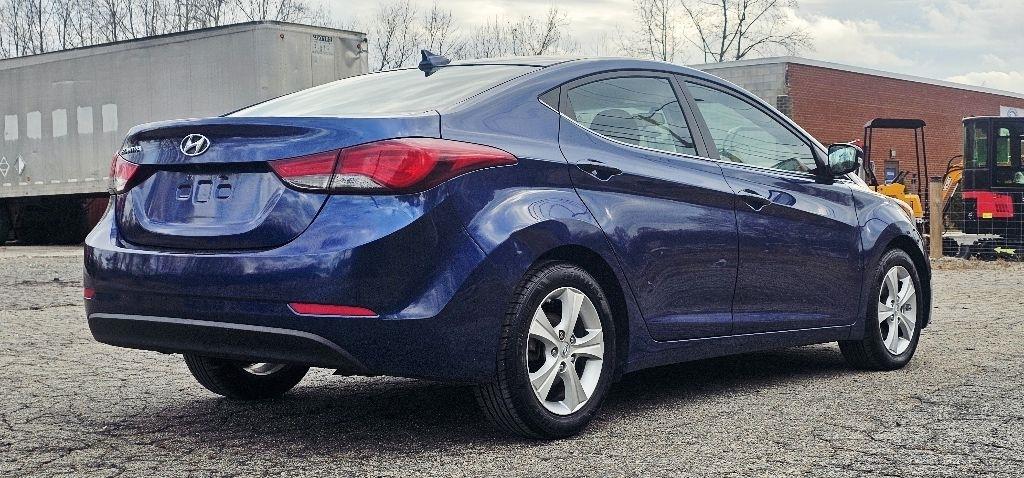 Hyundai Elantra SE 6AT 2016