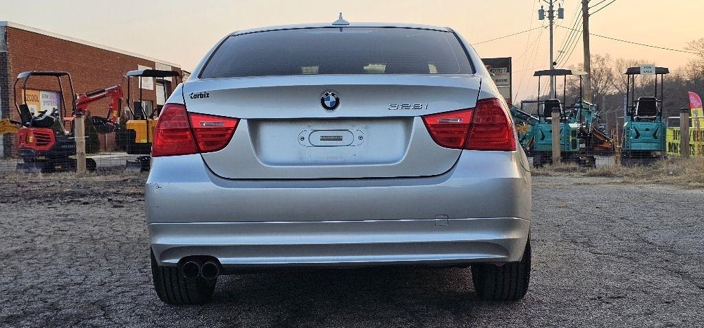 BMW 3-Series 328i SA SULEV 2011