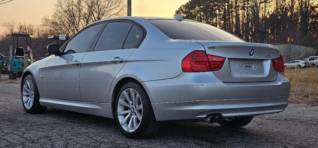 BMW 3-Series 328i SA SULEV 2011