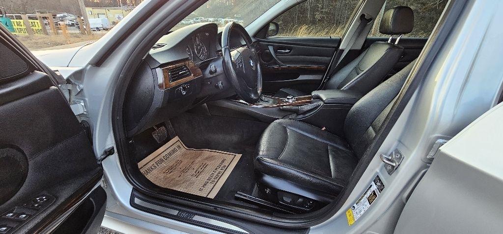 BMW 3-Series 328i SA SULEV 2011