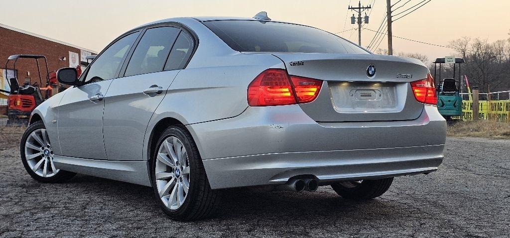 BMW 3-Series 328i SA SULEV 2011