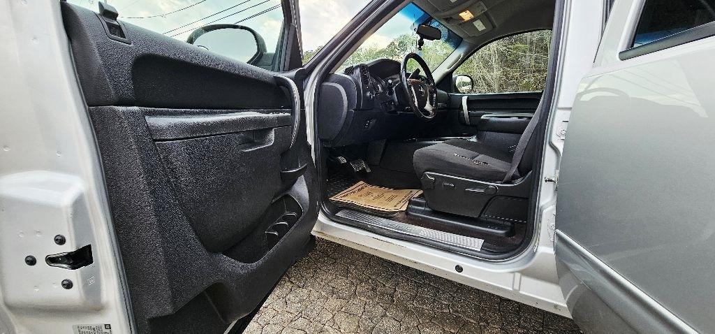 GMC Sierra 1500 SLE Crew Cab 4WD 2011