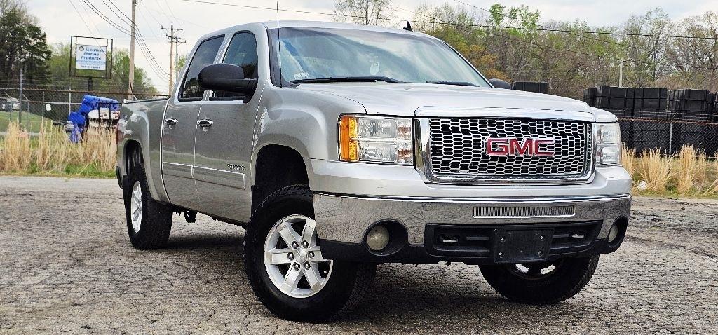 GMC Sierra 1500 SLE Crew Cab 4WD 2011