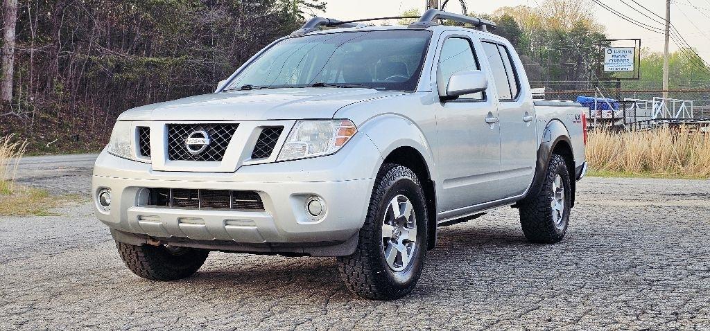 Nissan Frontier PRO-4X Crew Cab 4WD 2012