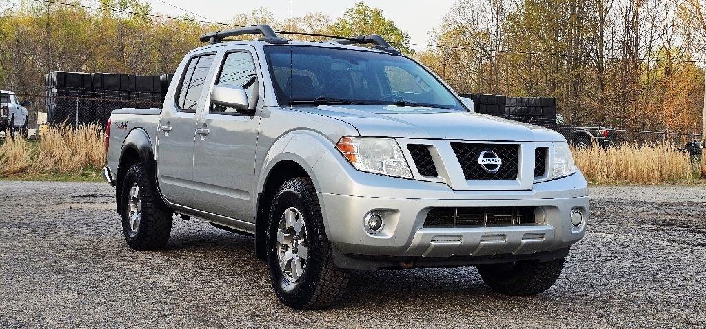 Nissan Frontier PRO-4X Crew Cab 4WD 2012