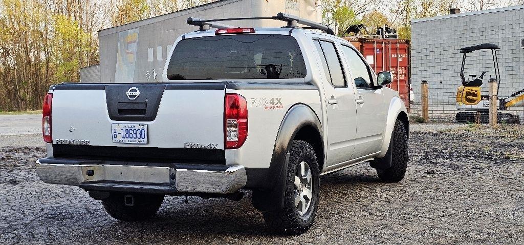 Nissan Frontier PRO-4X Crew Cab 4WD 2012
