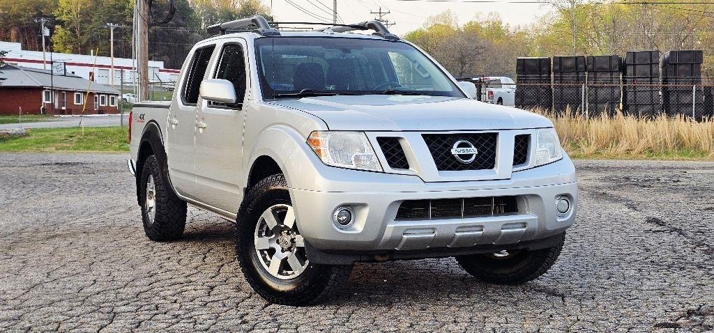 Nissan Frontier PRO-4X Crew Cab 4WD 2012