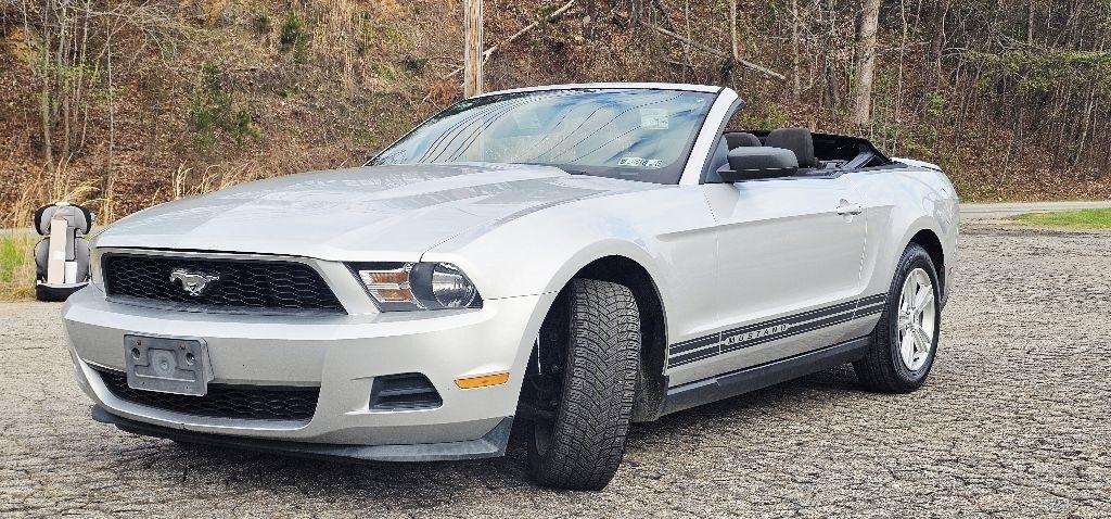 Ford Mustang V6 Convertible 2012