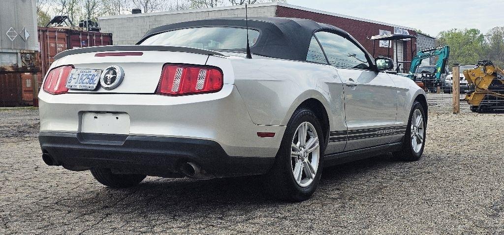 Ford Mustang V6 Convertible 2012