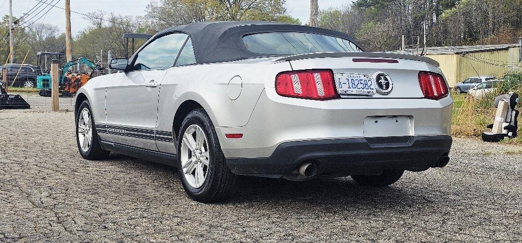 Ford Mustang V6 Convertible 2012