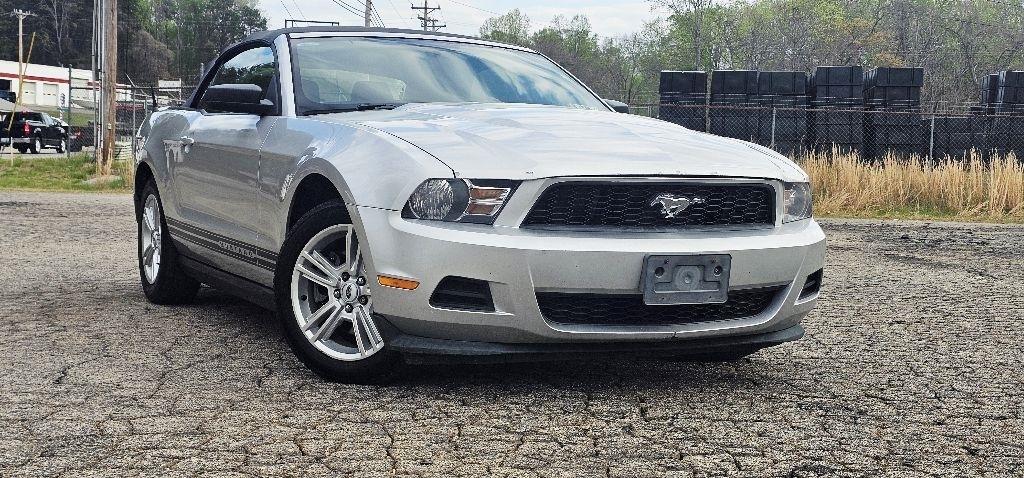 Ford Mustang V6 Convertible 2012