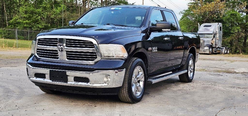 RAM 1500 SLT Crew Cab SWB 4WD 2015