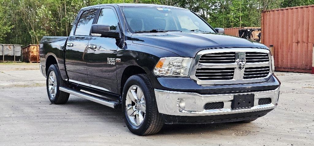 RAM 1500 SLT Crew Cab SWB 4WD 2015