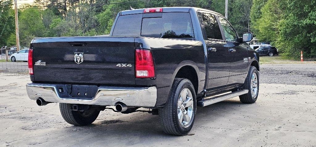 RAM 1500 SLT Crew Cab SWB 4WD 2015