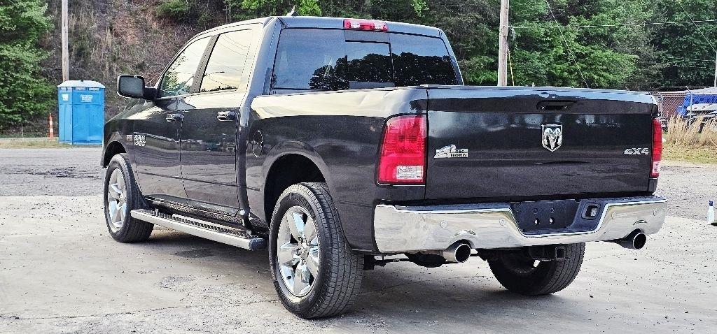 RAM 1500 SLT Crew Cab SWB 4WD 2015