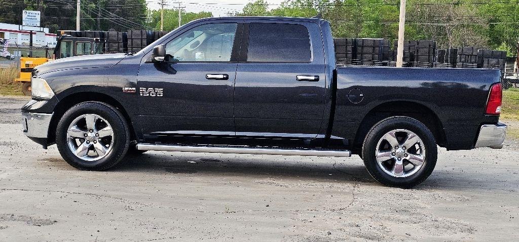 RAM 1500 SLT Crew Cab SWB 4WD 2015