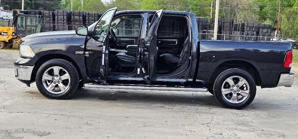 RAM 1500 SLT Crew Cab SWB 4WD 2015