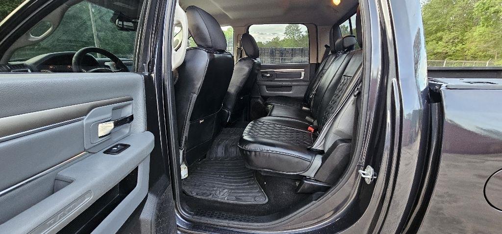 RAM 1500 SLT Crew Cab SWB 4WD 2015