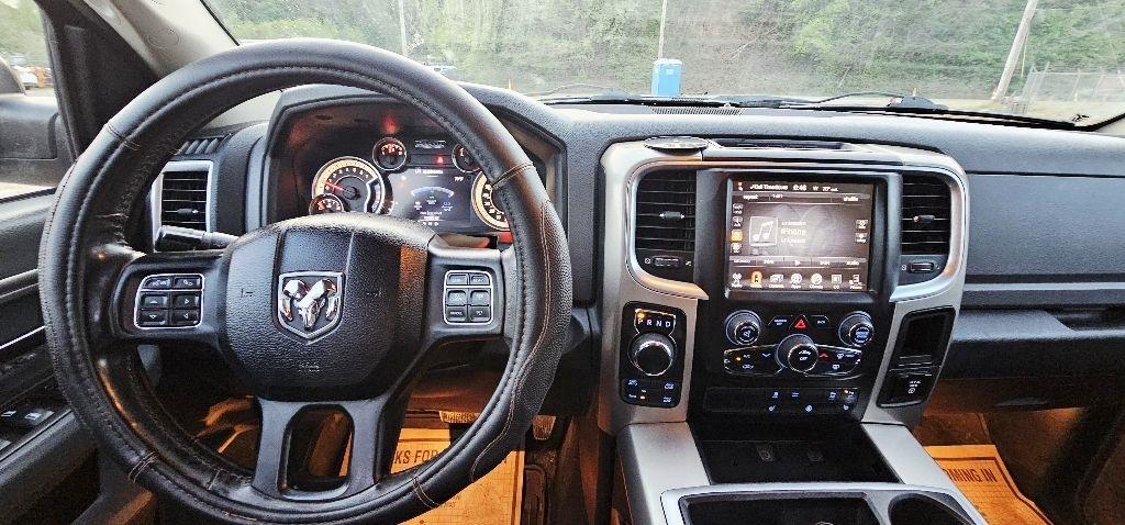 RAM 1500 SLT Crew Cab SWB 4WD 2015