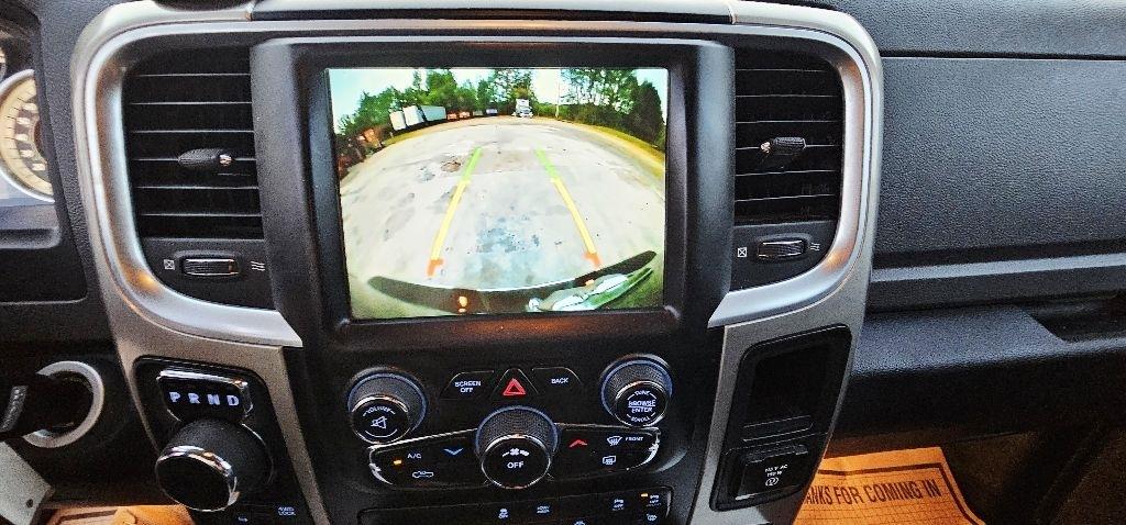 RAM 1500 SLT Crew Cab SWB 4WD 2015