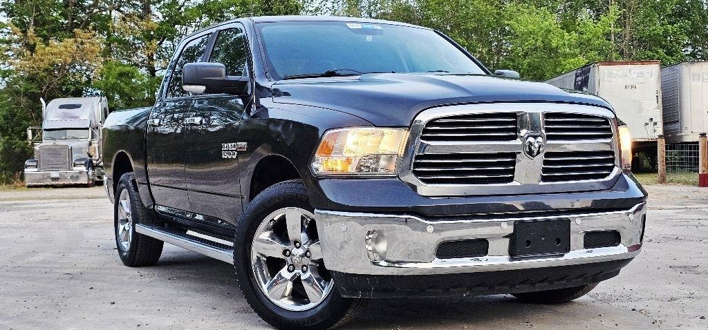 RAM 1500 SLT Crew Cab SWB 4WD 2015