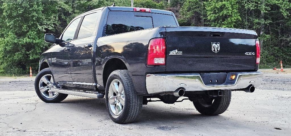 RAM 1500 SLT Crew Cab SWB 4WD 2015