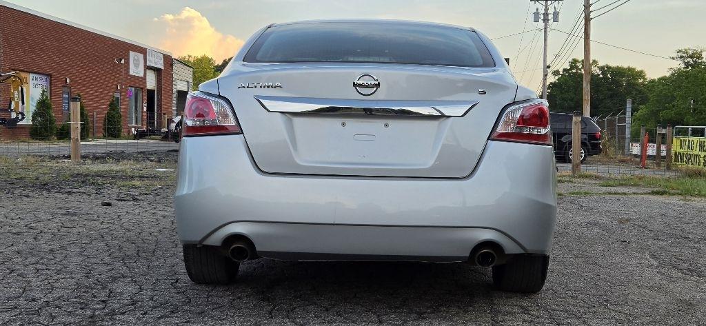 Nissan Altima 2.5 S 2015
