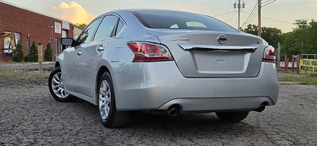 Nissan Altima 2.5 S 2015
