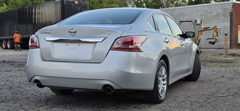 Nissan Altima 2.5 S 2015