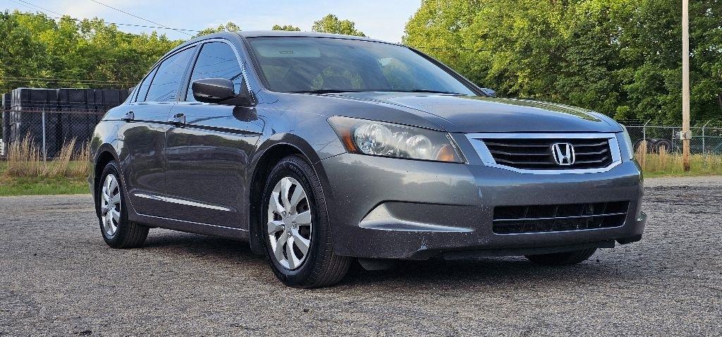 Honda Accord LX sedan AT 2010