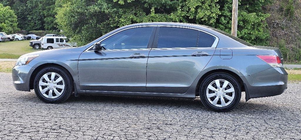 Honda Accord LX sedan AT 2010
