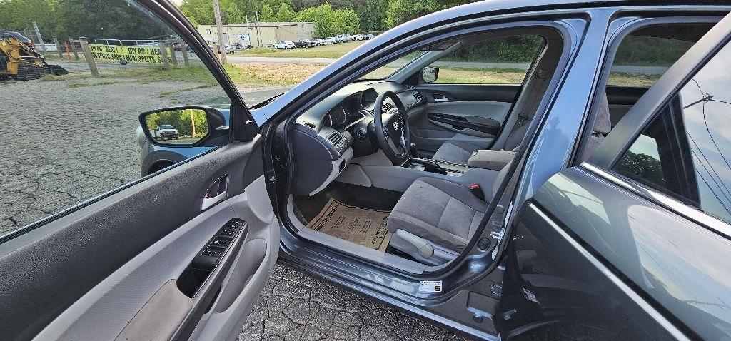 Honda Accord LX sedan AT 2010