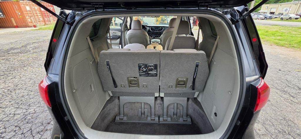 Kia Sedona LX 2016