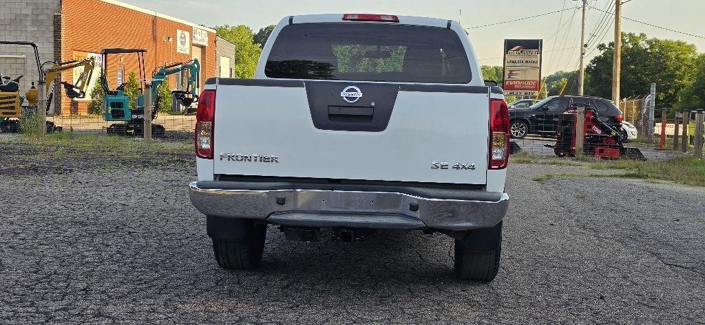 Nissan Frontier SE Crew Cab 4WD 2010