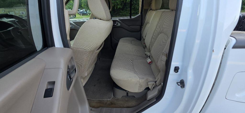 Nissan Frontier SE Crew Cab 4WD 2010