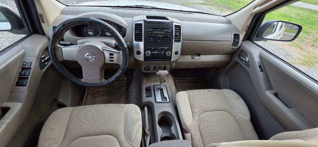 Nissan Frontier SE Crew Cab 4WD 2010
