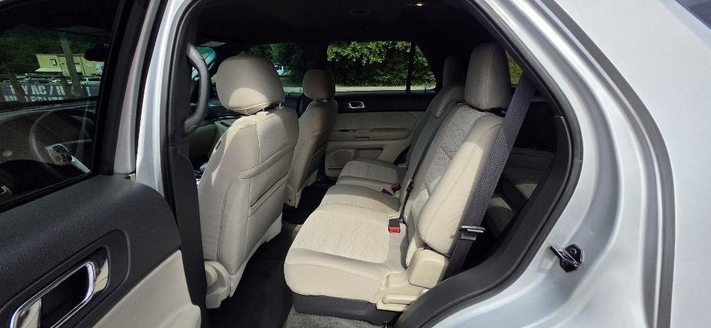 Ford Explorer Base FWD 2014